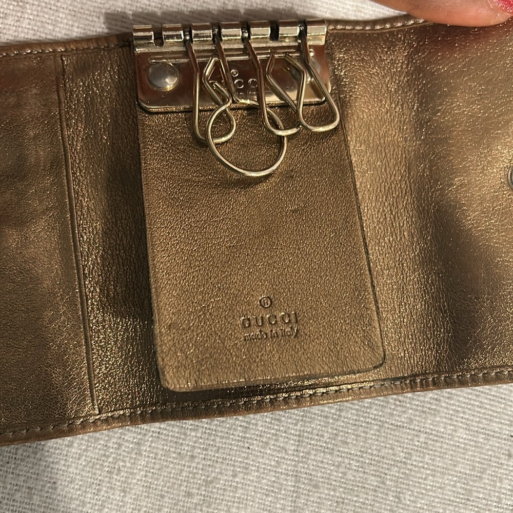 Gucci GG Monogram 6 Ring Key Case, missing 2 hooks with box - Picture 8 of 13